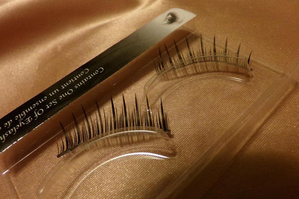 homemade eyelash serum