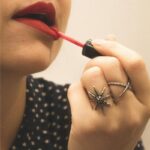 Jak domowymi sposobami zagęścić rzęsy i cieszyć się naturalnie pięknym spojrzeniem